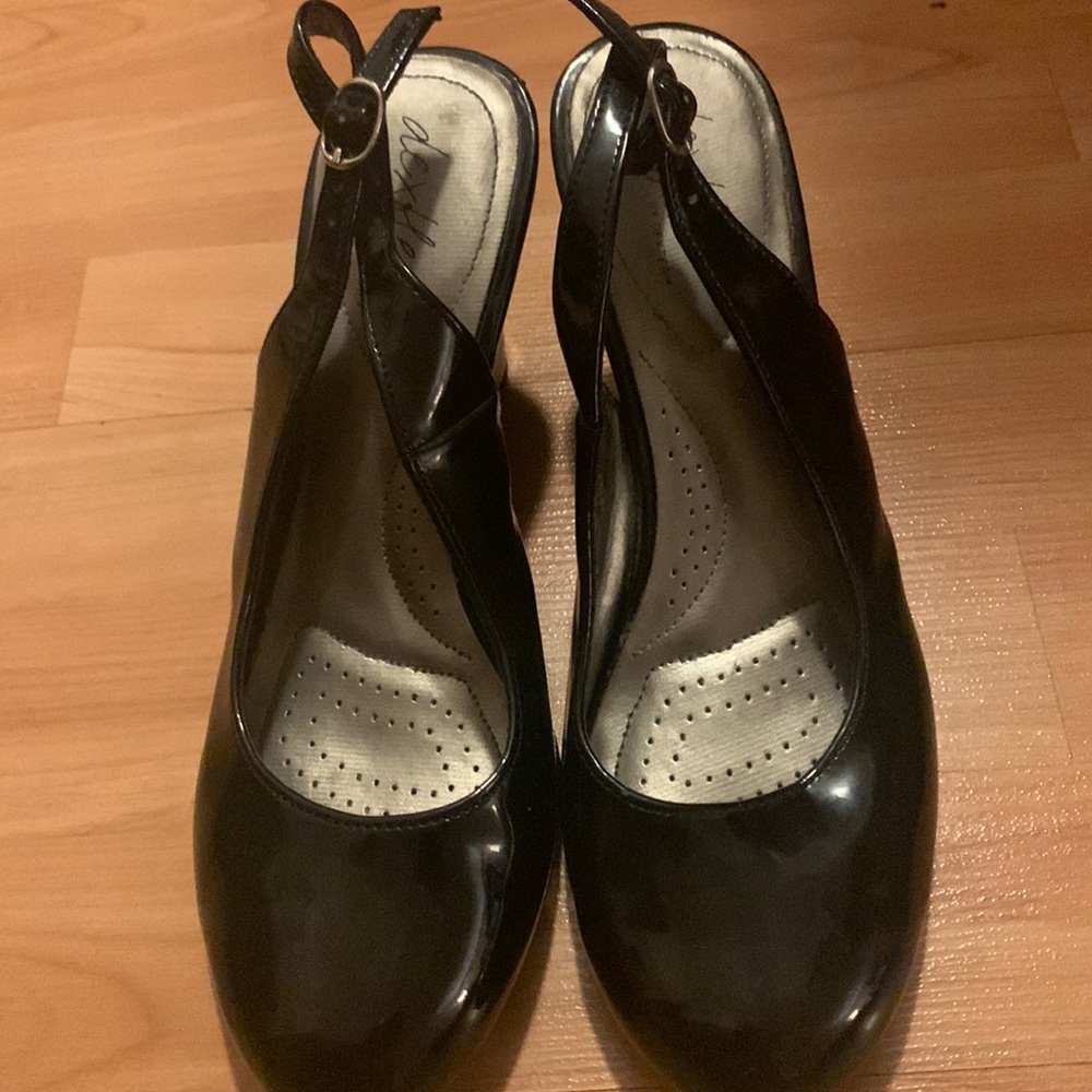 Comfortable black heels, By dexter